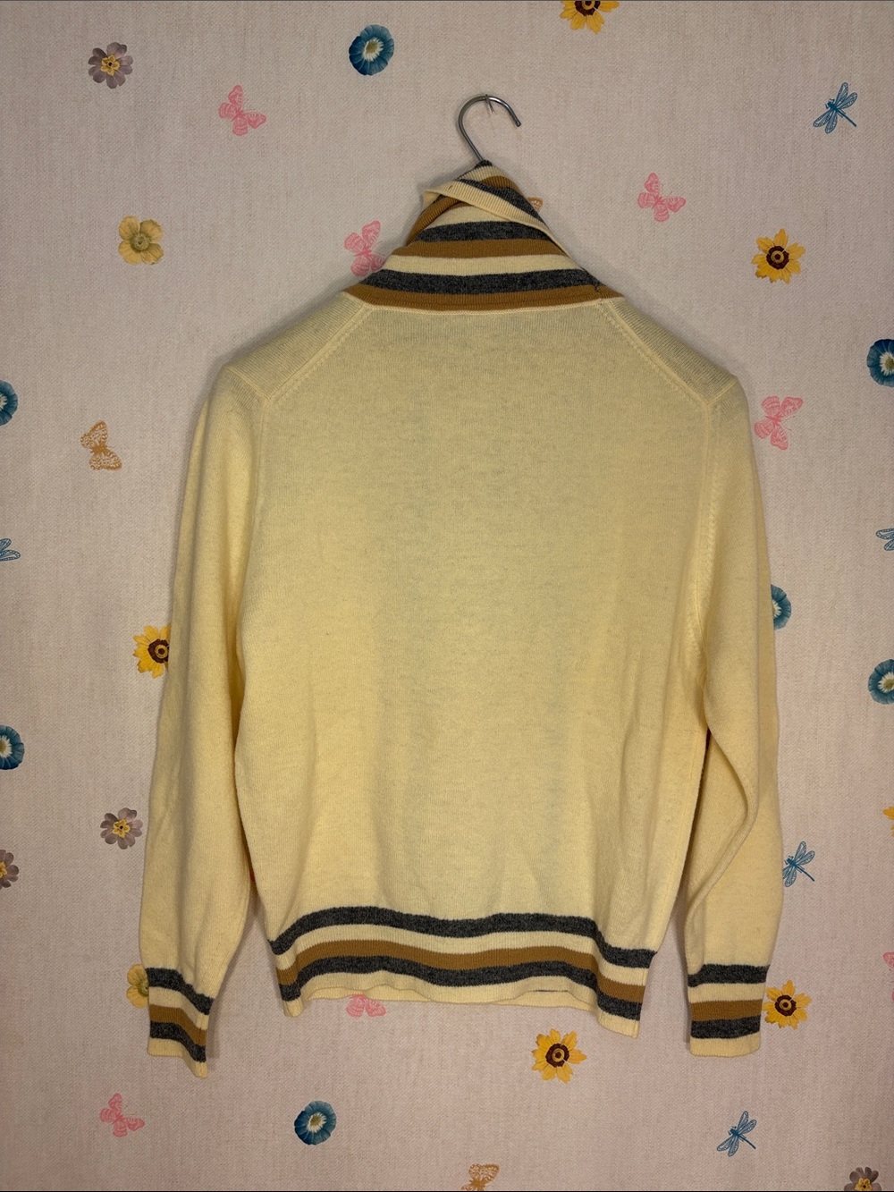 Vintage Jaeger - 100% Lambswool Cream Striped Turtleneck Sweater - Picture 7 of 9